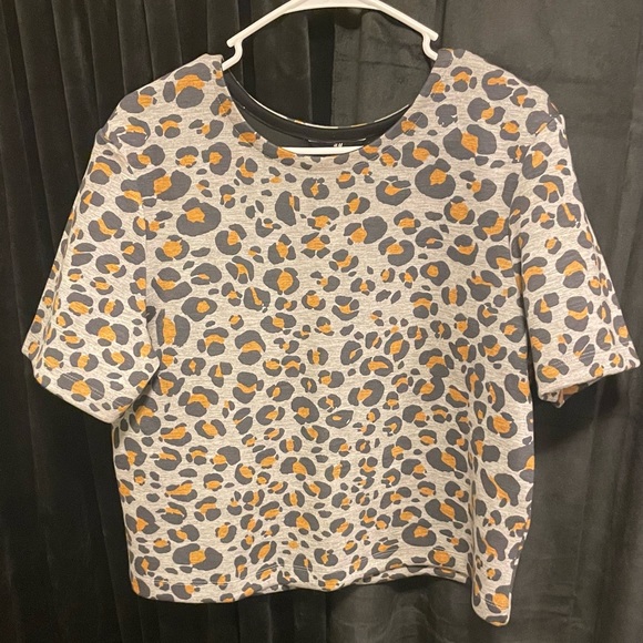 H&M 2-Piece Leopard Crop Midi SKIRT SET in GREAT condition. Size Medium - Picture 2 of 8